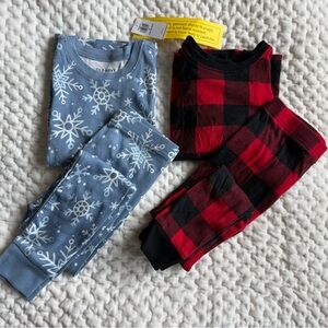 Old Navy Kids Pajama Set - 5T (snowflake one is NWT)